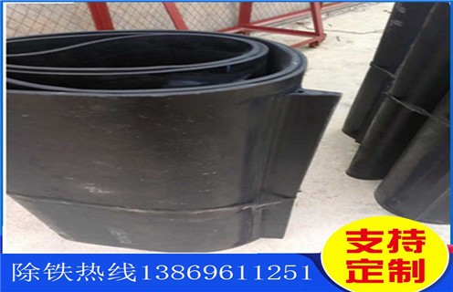 除鐵器皮帶，湖北除鐵器專用皮帶叫什么_浙江皮帶式除鐵器訂制跑偏原因及如何調(diào)_刮板價(jià)格