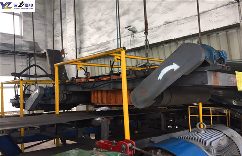 電磁自卸式除鐵器，河南電磁自卸式除鐵器用什么電機國家標(biāo)準(zhǔn)_河南RCDD-12自卸式電磁除鐵器廠家配件_型號及工作視頻 
