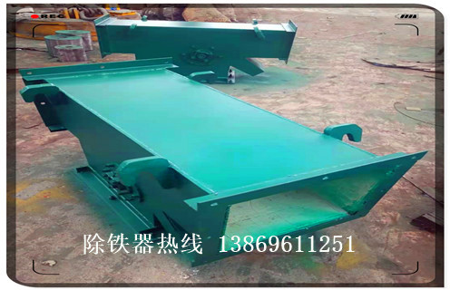 管道除鐵器，管道除鐵器工作原理視頻_遠(yuǎn)力管道除鐵器工作原理視頻12000高斯_可定制工作原理_安裝示意圖